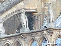 Reims - Cathedrale - Chevet, Statues, Aigle et Chien